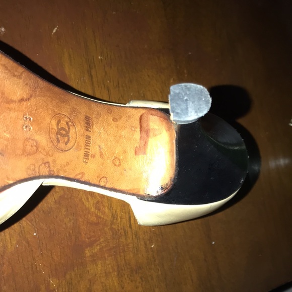 CHANEL heels T strap tan and black 8.5 - Picture 2 of 4